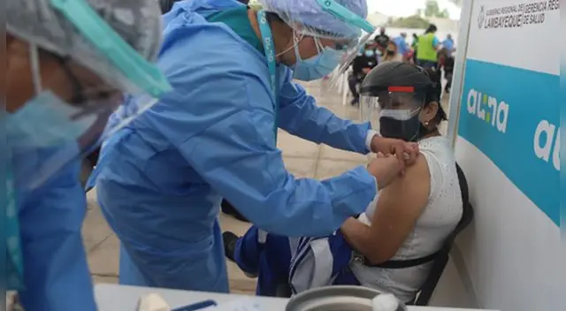 Vacunación COVID-19: Conoce qué centros de salud atenderán este sábado
