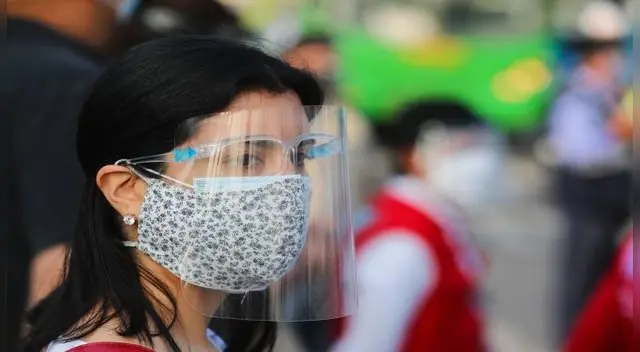 Elecciones 2021: Minsa recomienda usar doble mascarilla durante las votaciones Elecciones 2021: Minsa recomienda usar doble mascarilla durante las votaciones
