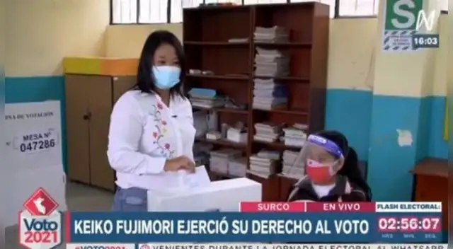 La candidata presidencial Keiko Fujimori llegó a votar en medio de un mar de gente.