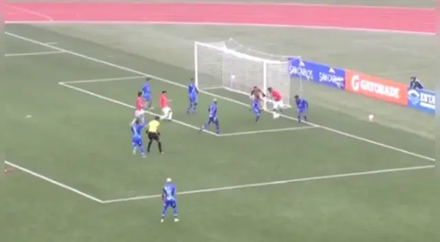 Lobatón y su jugada a lo Messi que casi acaba en gol de Juan Aurich Lobatón y su jugada a lo Messi que casi acaba en gol de Juan Aurich