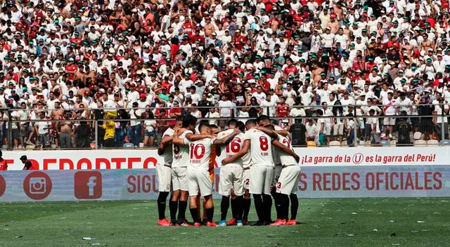 Valera, Corzo y Carvallo reciben aliento del hincha de Universitario previo al viaje a Brasil Valera, Corzo y Carvallo reciben aliento del hincha de Universitario previo al viaje a Brasil