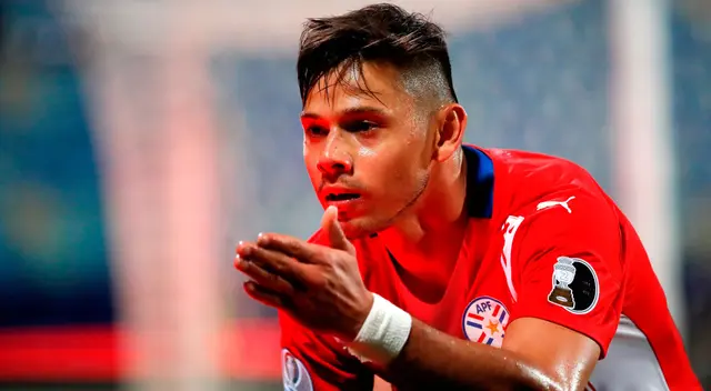 Ángel Romero anotó un doblete en la victoria de Paraguay