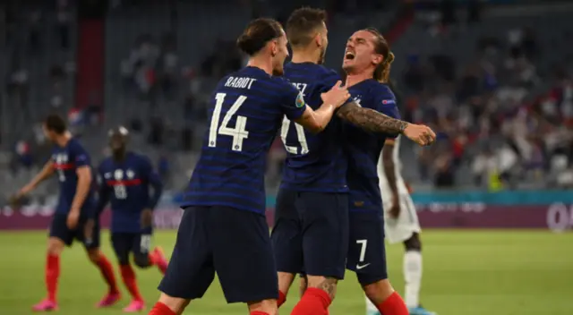 Francia le gana 1-0 a Alemania en Múnich tras autogol de Hummels