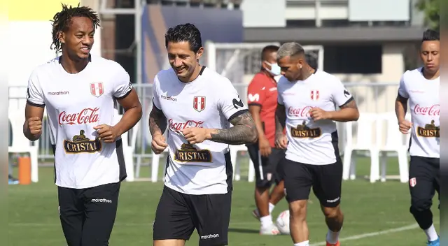 Lapadula se relaja escuchando cumbia en la previa del debut ante Brasil Lapadula se relaja escuchando cumbia en la previa del debut ante Brasil