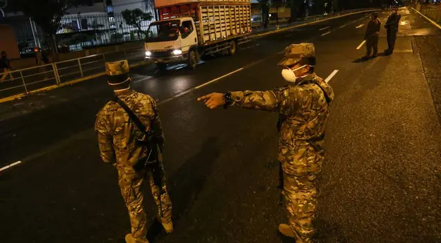 El toque de queda aún continúa vigente en Lima Metropolitana.
