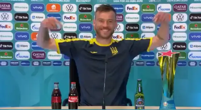 Yarmolenko le respondió a Cristiano Ronaldo