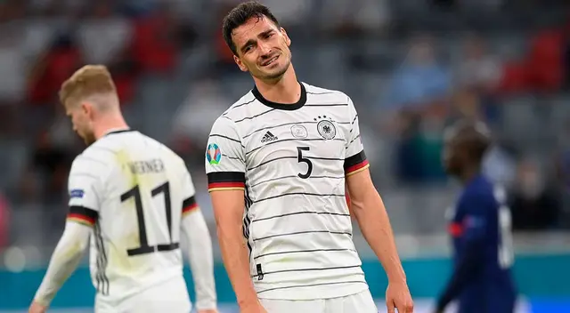 Mats Hummels anotó un autogol contra Francia en la primera jornada de la Euro.