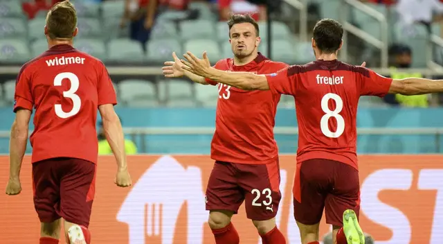 Shaqiri anotó anotó golazo de tiro libre desde fuera del área Shaqiri anotó anotó golazo de tiro libre desde fuera del área