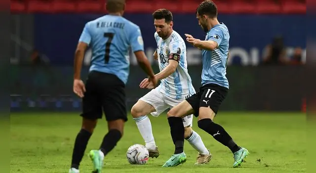 Luis Suárez comandará el ataque de Uruguay ante Bolivia.