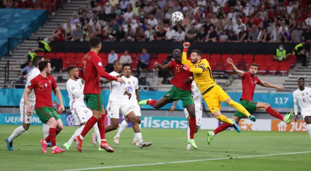 Francia y Portugal igualaron 2-2 por la última fecha del Grupo F de la Eurocopa
