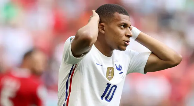 Mbappé tiene contrato con PSG hasta junio del 2022. Mbappé tiene contrato con PSG hasta junio del 2022.