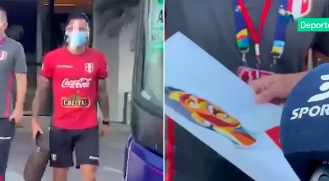Gianluca Lapadula recibió una caricatura de un hincha brasileño Gianluca Lapadula recibió una caricatura de un hincha brasileño