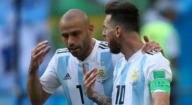 Javier Mascherano fue criticado por ex dirigente de la AFA por su cercanía con Messi.