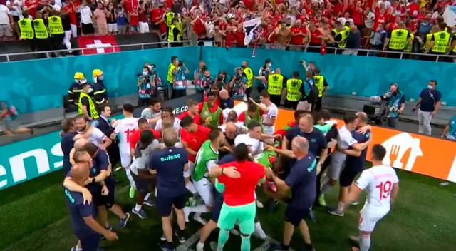 Selección Suiza clasificó a cuartos de final de Eurocopa. Selección Suiza clasificó a cuartos de final de Eurocopa.