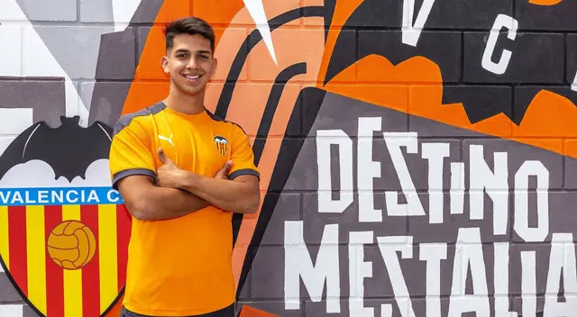 Alessandro Burlamaqui firmó por tres temporadas por el Valencia CF Alessandro Burlamaqui firmó por tres temporadas por el Valencia CF