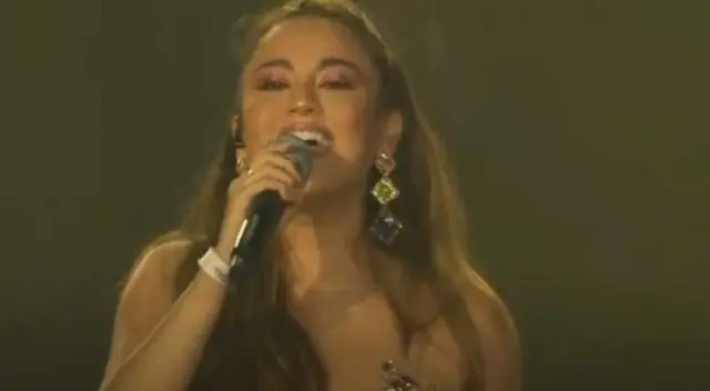 Amy Gutiérrez se luce en el escenario de los Premios Heat 2021.