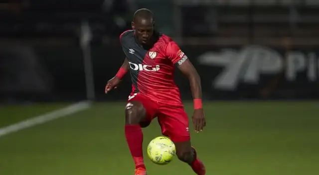 Luis Advíncula sueña con fichar por Boca Juniors y ser el refuerzo de Russo en la Copa Libertadores.
