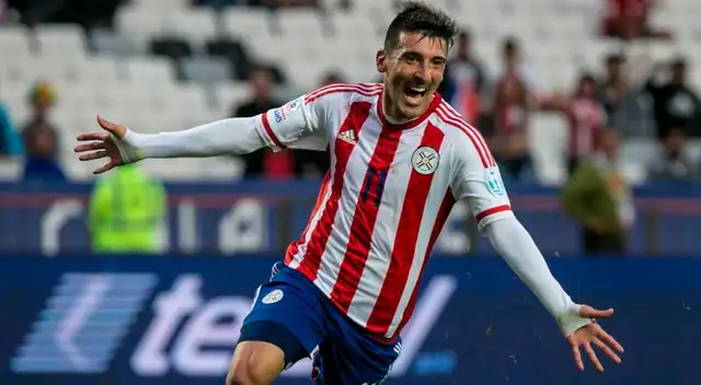 Edgar Benítez cerca de cerrar su incorporación a Alianza Lima