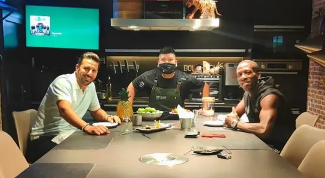 Claudio Pizarro y Luis Advíncula cenaron en Madrid