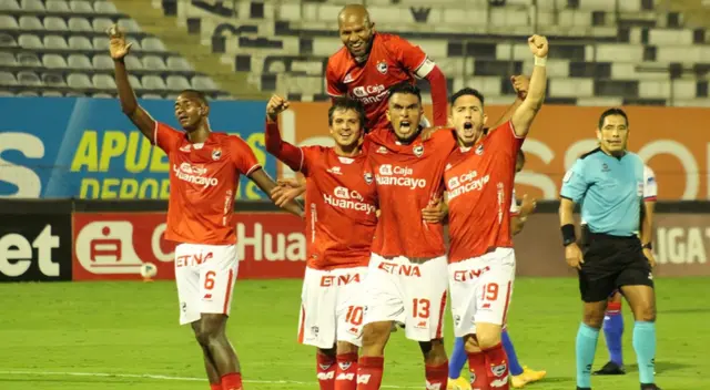 Cienciano está de aniversario y presentó nueva camiseta