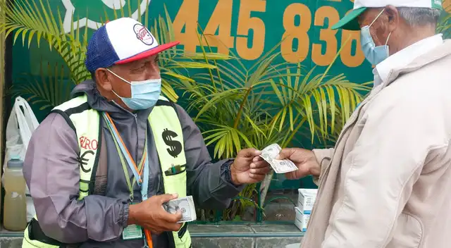 Conoce el precio del dólar bancario y también en el mercado pararelo