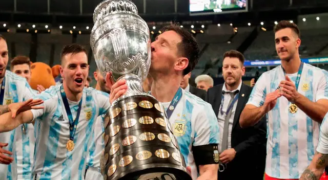 Lionel Messi ganó su primer título mayor con Argentina. Lionel Messi ganó su primer título mayor con Argentina.