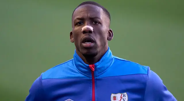 Luis Advíncula jugaría en Boca Juniors. Luis Advíncula jugaría en Boca Juniors.