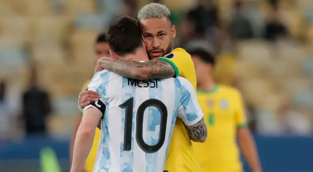 Messi y Neymar se enfrentaron recientemente en la final de la Copa América. Messi y Neymar se enfrentaron recientemente en la final de la Copa América.