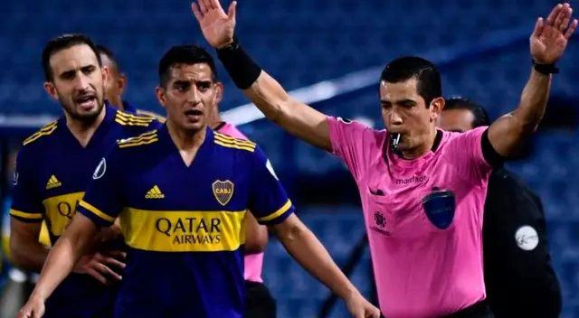Conmebol suspende a árbitros por mal uso del VAR. Conmebol suspende a árbitros por mal uso del VAR.