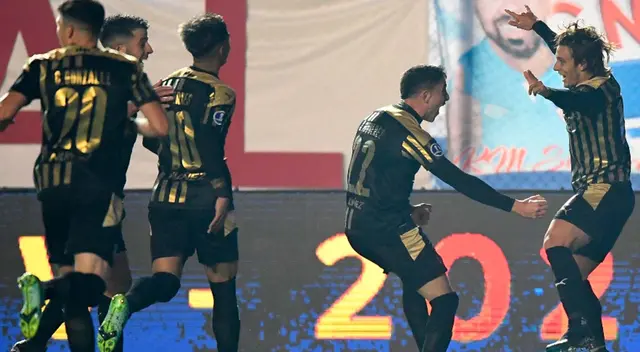 Peñarol derrotó a Nacional por la Sudamericana Peñarol derrotó a Nacional por la Sudamericana