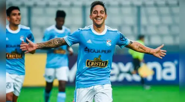 Hohberg anotó los dos goles de Cristal sobre Arsenal de Sarandí. Foto: Sporting Cristal