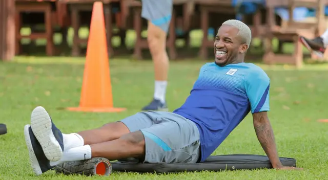 Jefferson Farfán tiene contrato con Alianza Lima hasta diciembre del 2022.