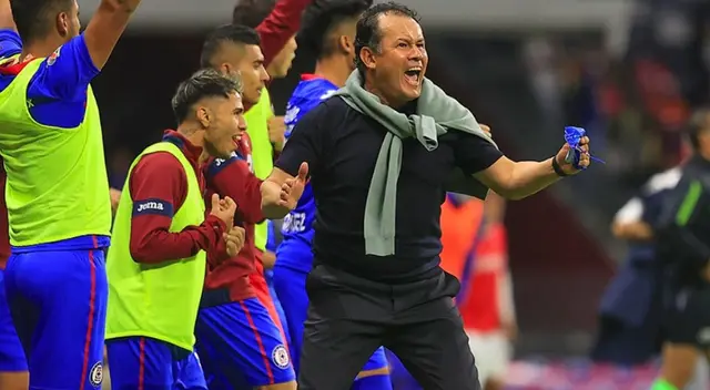Reynoso fue elegido el mejor entrenador del año de la Liga MX. Reynoso fue elegido el mejor entrenador del año de la Liga MX.