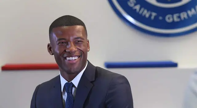 Wijnaldum llegó al PSG y asegura que va por títulos. Wijnaldum llegó al PSG y asegura que va por títulos.