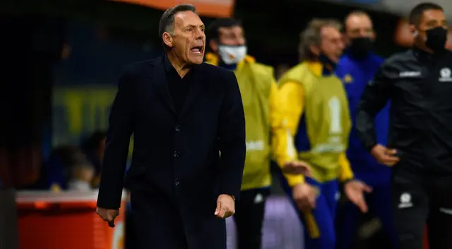 Miguel Ángel Russo fastidiado durante el duelo ante Mineiro por Libertadores Miguel Ángel Russo fastidiado durante el duelo ante Mineiro por Libertadores