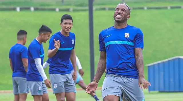 Jefferson Farfán cada vez más cerca de volver a las canchas