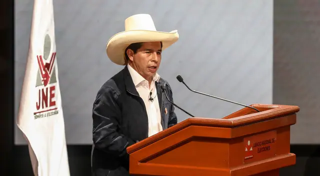 Pedro Castillo deberá sacarse su sombrero chotano durante entonación de himno nacional. Pedro Castillo deberá sacarse su sombrero chotano durante entonación de himno nacional.