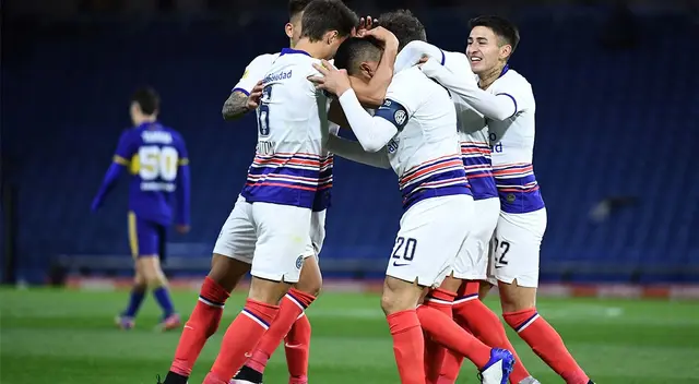 San Lorenzo se impuso por 2-0 a Boca Juniors San Lorenzo se impuso por 2-0 a Boca Juniors
