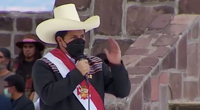 Pedro Castillo juramentó en Ayacucho