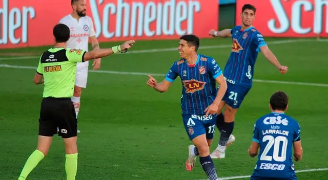 Arsenal consiguió su primera victoria en el fútbol argentino Arsenal consiguió su primera victoria en el fútbol argentino