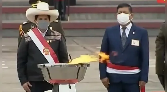 Guido Bellido estuvo presente en el desfilo militar