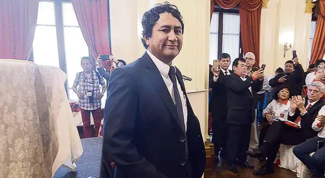 Fiscalía incluyó como investigado a Vladimir Cerrón en caso Los Dinámicos del Centro Fiscalía incluyó como investigado a Vladimir Cerrón en caso Los Dinámicos del Centro