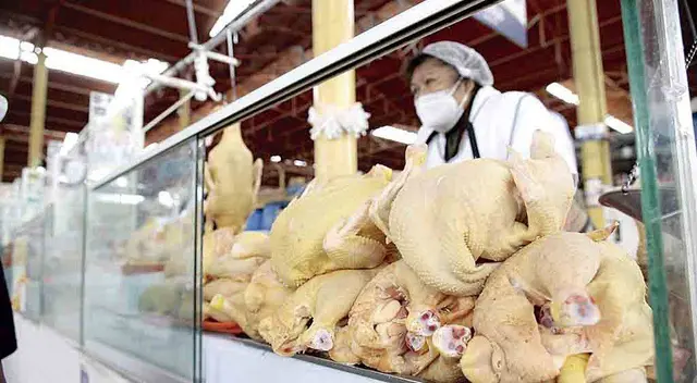 Precio del pollo sube tras alza del dólar