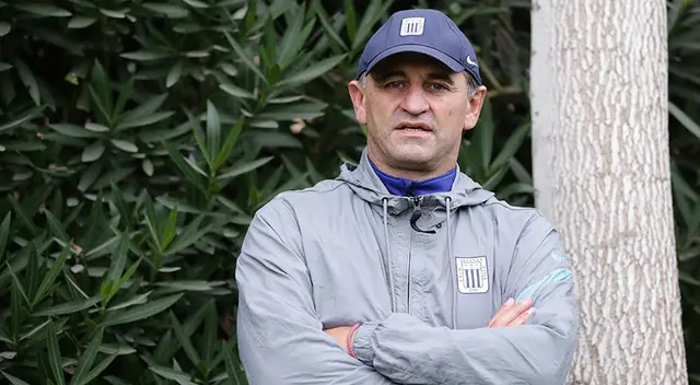 Carlos Bustos infla el pecho por la solidez defensiva y apunta a crear más chance de gol Carlos Bustos infla el pecho por la solidez defensiva y apunta a crear más chance de gol