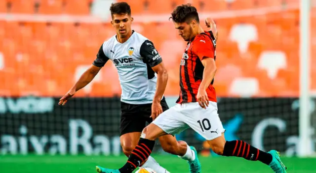 Alessandro Burlamaqui fue nuevamente titular con el Valencia