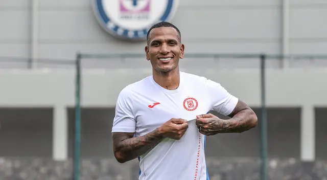 Rómulo Otero se convirtió en nuevo refuerzo de Cruz Azul de México Rómulo Otero se convirtió en nuevo refuerzo de Cruz Azul de México