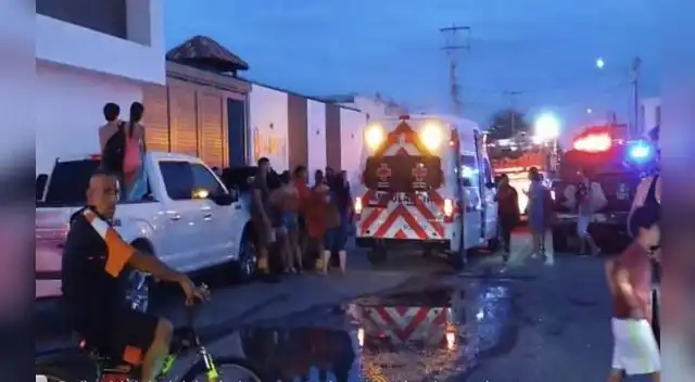 Los menores se encontraban nadando cuando cayó un cable de alta tensión a la alberca