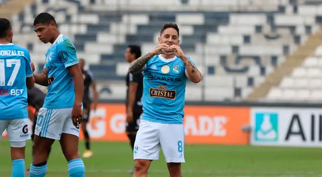 Alejandro Hohberg abrió la cuenta para Cristal.