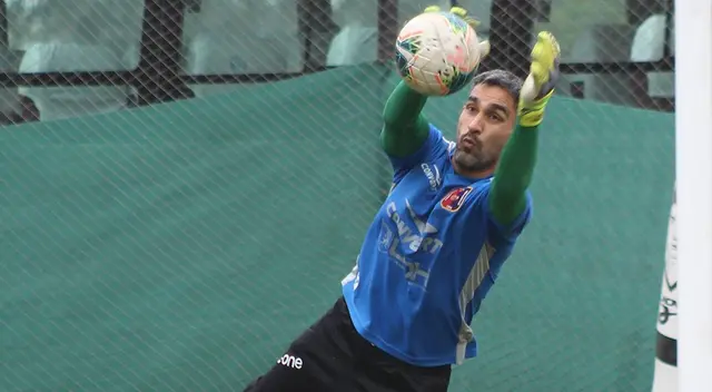Diego Morales había acumulado en el año un total de once partidos jugados con Alianza Universidad. Diego Morales había acumulado en el año un total de once partidos jugados con Alianza Universidad.