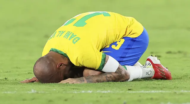 Dani Alves Tokio 2020 Brasil campeón medalla de oro Dani Alves Tokio 2020 Brasil campeón medalla de oro